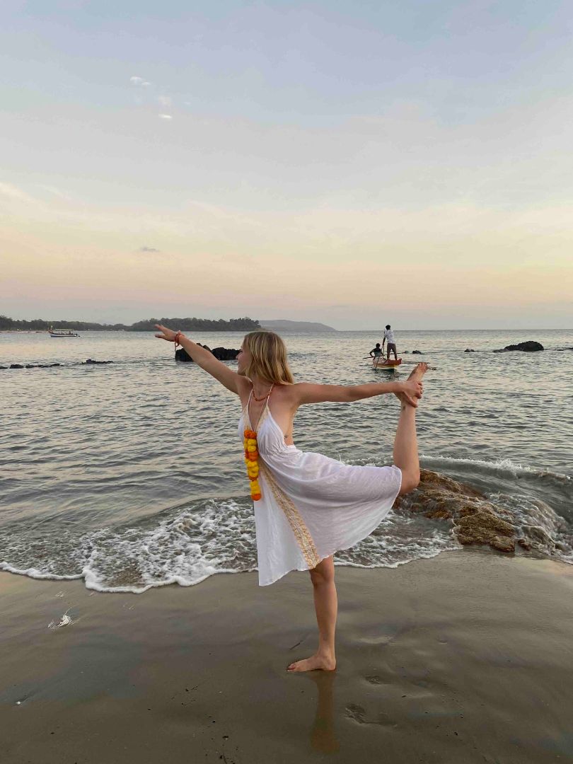 Yoga Teacher (Hatha, Yin, Vinyasa, Intuitive Movement)